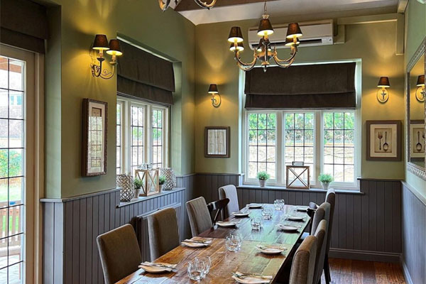 The Three Oaks, Gerrards Cross